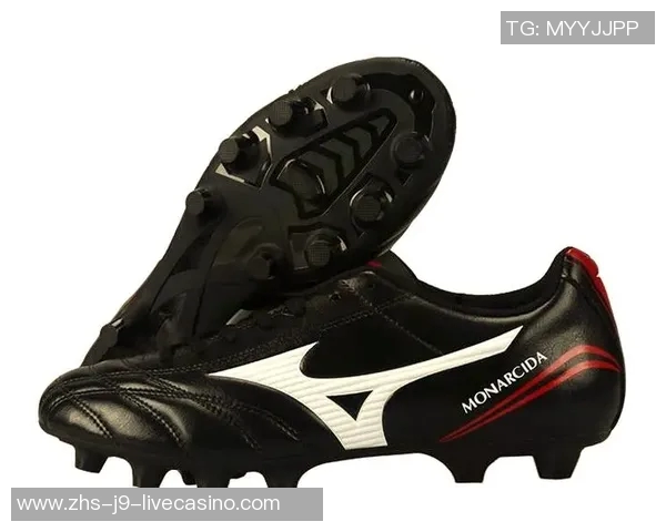 选择适合你的足球鞋提升球场表现的关键因素与推荐品牌解析