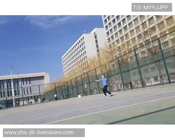 足球拉球技巧解析与训练方法分享助你提升球技水平